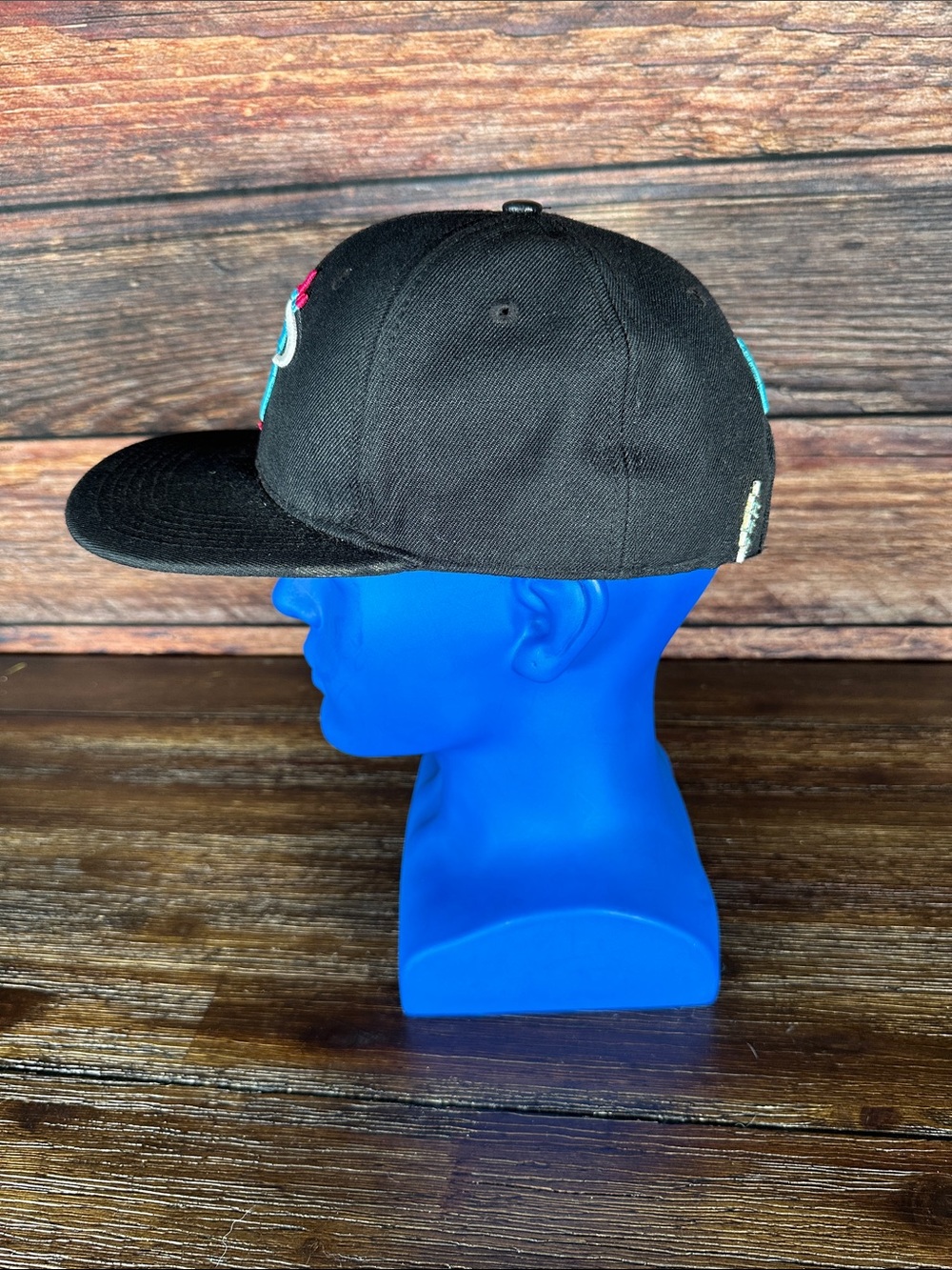 PRO standard Miami Heat black Hat with pink and teal embroidered logo - Picture 2 of 6